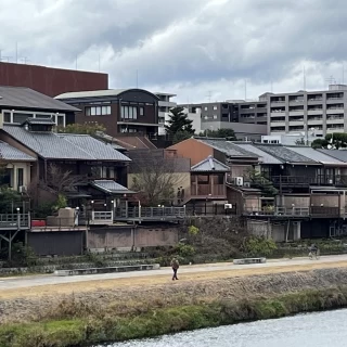 遠目から見てもそこが披露宴会場と分かりにくく素敵