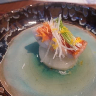 試食のお料理です。上級の魚料理として組み合わせます。