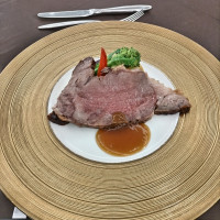 試食させていただいたお料理（メイン・ローストビーフ）