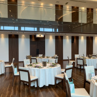 木目調でとても落ち着く披露宴会場