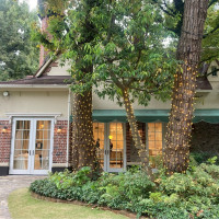 披露宴会場のすぐ横に自然