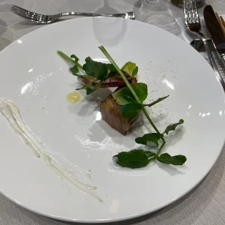 前菜のお肉料理です。