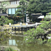 庭園での撮影。雨降ったあとだったが、挙げられるのは嬉しい。