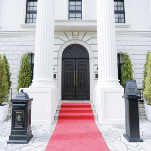 入口には赤い絨毯|687200さんのアーセンティア迎賓館(静岡)の写真(2000924)