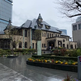 外観は海外の建物のようです