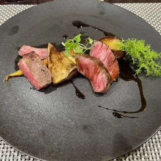 お肉、人参、かんたくん(さつまいも)
しいたけなど。