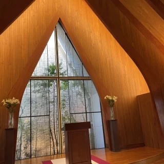 チャペル
天井が高い
