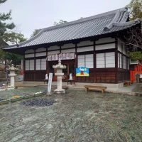 外観3　この建物内で三々九度や玉串奉納、祝詞等を行います