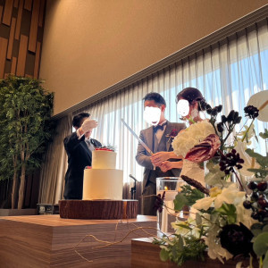 ケーキ入刀の様子|687972さんのホテルロイヤルクラシック大阪の写真(2007657)