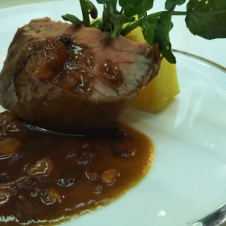 試食のお肉料理