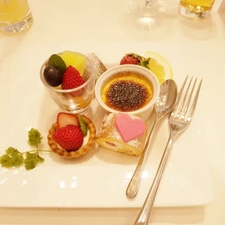 デザートビュッフェ
