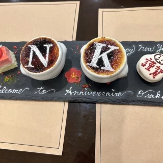 季節を表現したケーキとブリュレ。