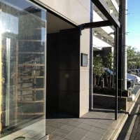外から見たところです。