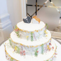 金箔とお花のケーキ