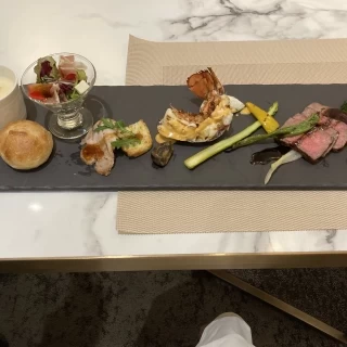 ワンプレートで。冷めている。