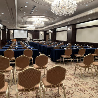 披露宴会場（この時は会社イベント用のセッティング）