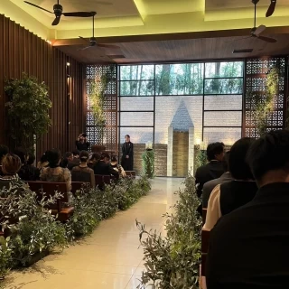 会場のグリーンは全て備え付けでした。