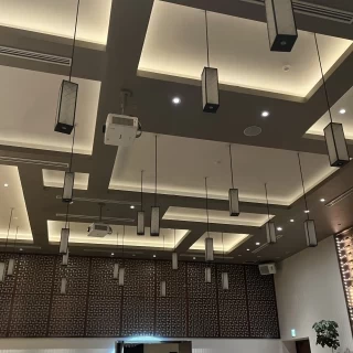 披露宴会場も天井が高くて広く感じました