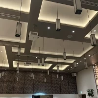 披露宴会場も天井が高くて広く感じました