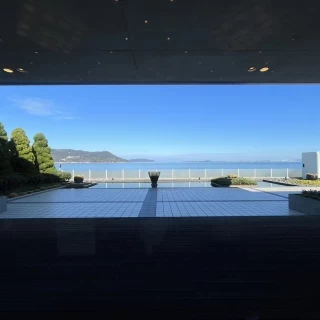 披露宴会場のからみた海