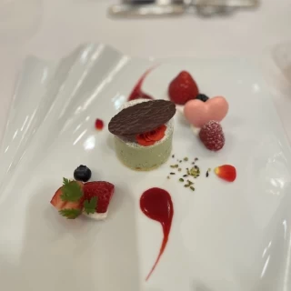 ピスタチオムースのケーキでした
