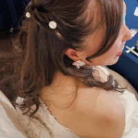 ウェディングドレスのヘアセット。友人にしてもらいました。