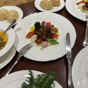 式後にお支度部屋に用意されていたお食事|689020さんのアクアテラス迎賓館  大津の写真(2019747)