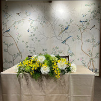 装花で彩ったメインテーブル