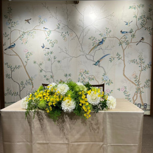 装花で彩ったメインテーブル|689074さんの萬屋本店 - KAMAKURA HASE est1806 -の写真(2020141)