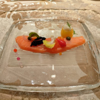 前菜のサーモンです
