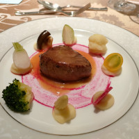 メインのお肉もとても柔らかいです