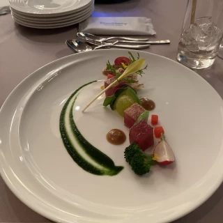 試食会での料理(鮪のお刺身)