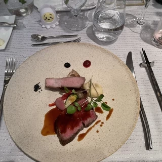 和牛イチボと知多豚が楽しめるお肉料理