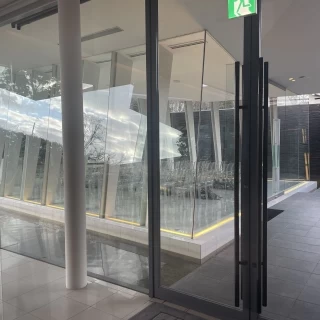 ガラス張りの挙式場