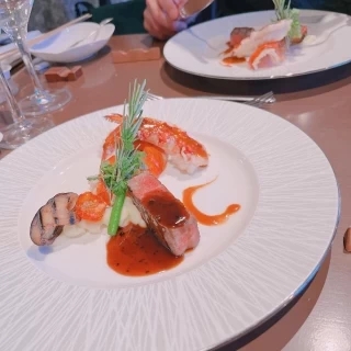 試食のメインです！エビとお肉。どちらも本当に美味しかったです