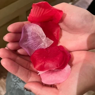 フラワーシャワーの造花です