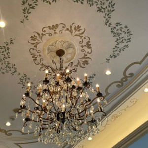 天井の照明も綺麗でした。|689889さんの迎賓館 サクラヒルズ川上別荘の写真(2026580)