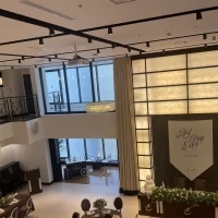 階段が光るなどクラシカルな雰囲気でした。
