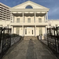 披露宴会場外観正面