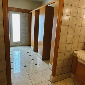 外からの光が入る男子トイレ|690152さんの浦安ブライトンホテル東京ベイの写真(2065327)