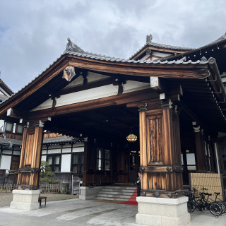 旧館の外観。日本らしい和の雰囲気が楽しめます。