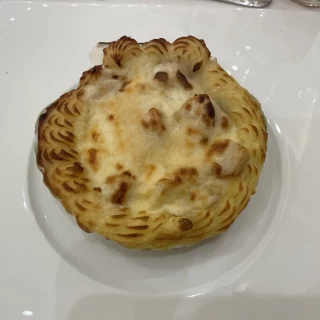 シーフードのグラタンです