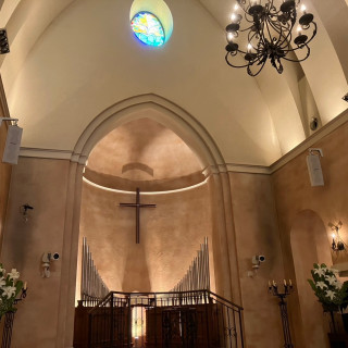 天井の広いキリスト式の教会