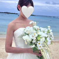 持ち込みのブーケ。造花ですが、とても綺麗で映えました。