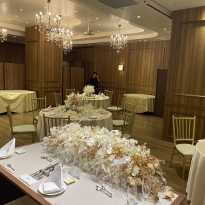 新郎新婦テーブルからの眺め|690541さんの小さな結婚式 大阪ハービスENT店の写真(2034777)