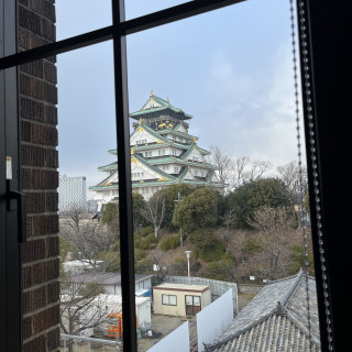 窓からも大阪城が目の前！