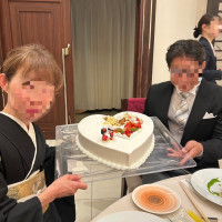 中座中に両親がケーキを持っている写真を撮ってくれていました