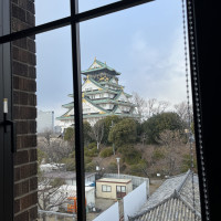 窓からも大阪城が目の前！