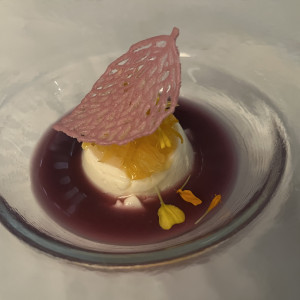 紫芋のソースとホワイトチョコのパンナコッタ|690608さんのアルモニーアンブラッセ ウエディングホテルの写真(2064506)