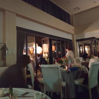 披露宴会場から外へ
